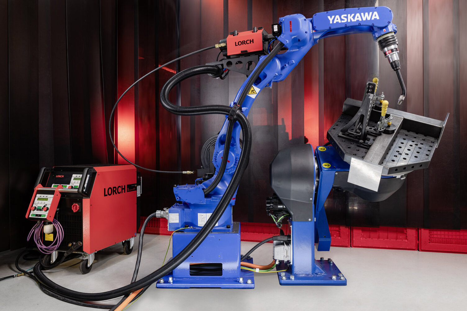 Efficiency & quality: Welding robotics from Yaskawa and Lorch.