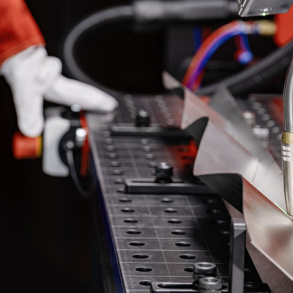 The SeamPilot will find, detect, and track the weld seam – even with ...