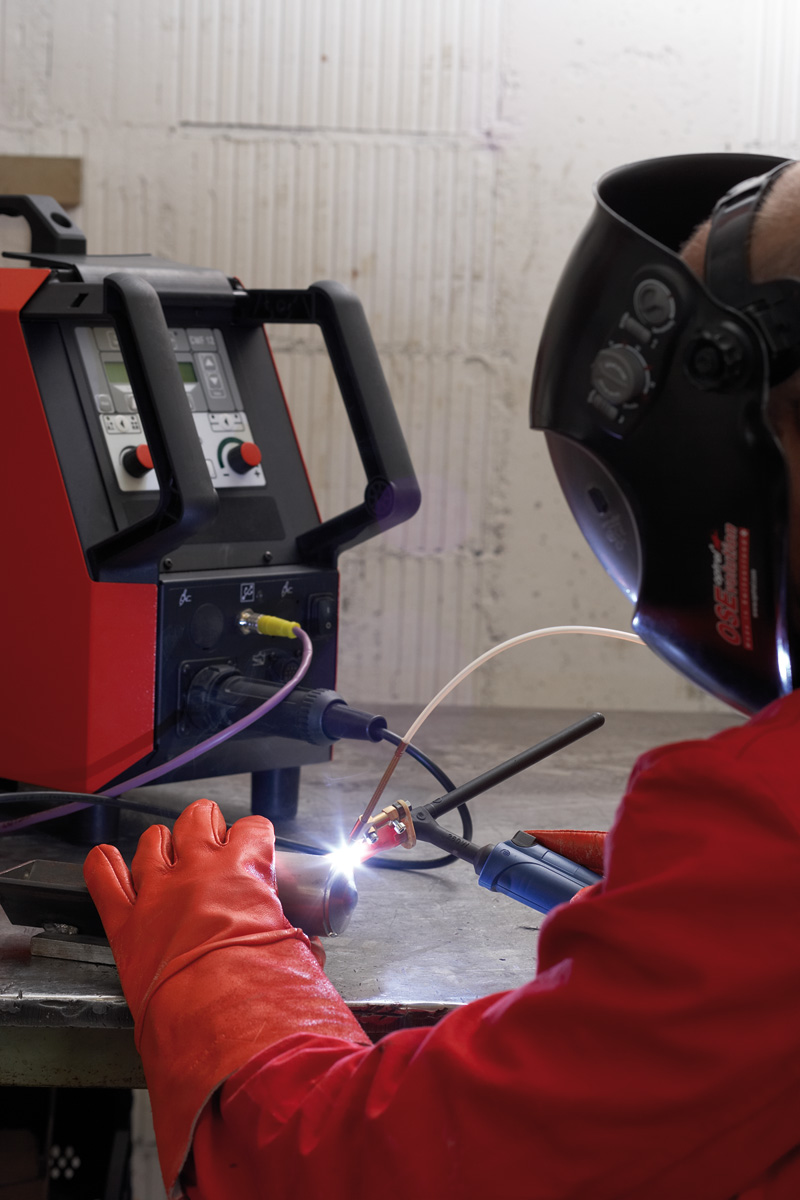 Lorch Feed: Wire feed for TIG welding units.