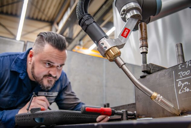 Le logiciel fait la différence : Cobotronic de Lorch pour un confort maximal et une efficience maximale.