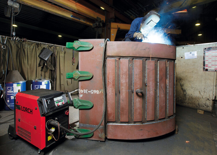  The Lorch P series welds simply anything at up to 550 amps.