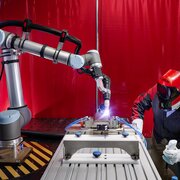 Geautomatiseerde serieproductie in TIG-kwaliteit met de Lorch Cobot Welding Package TIG-editie.