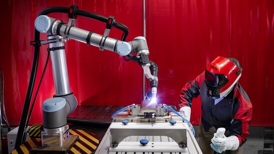 Automated series production in TIG quality with the Lorch Cobot Welding Package TIG edition.