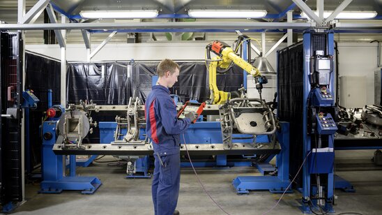 S-RoboMIG XT welding units: High-end automation.